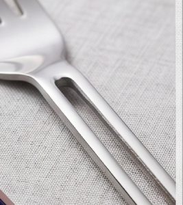 Ensemble de couverts minimalistes en satin Loop, acier inoxydable satiné mat, résistant à la rouille, passe au lave-vaisselle, vaisselle de mariage et de restaurant - Product Image 2