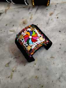 Pulseras de cuentas hechas a mano con detalles artesanales, ideales para moda boho, ropa festiva, regalos, boutiques y colección de joyería. - Product Image 4