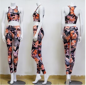 Leggings de yoga para niñas al por mayor, de cintura alta, para fitness, con diseño cruzado en V, tie-dye, deportivos, levanta glúteos, transpirables y de compresión. - Product Image 6