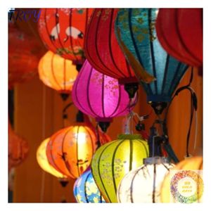 Lanterne suspendue décorative de Hoi An en plusieurs couleurs pour les entrées, les patios, les balcons et la décoration intérieure, de formes variées - Product Image 4