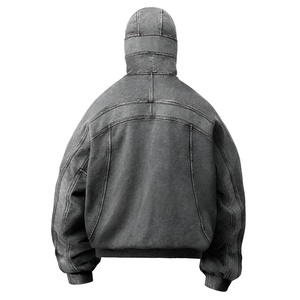 Hoodie futuriste à coutures structurées, silhouette techwear audacieuse, style minimaliste cyber streetwear, coupe oversize. - Product Image 4