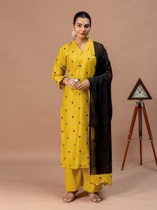 Yellow Cotton <b>Kurti</b> With Palazzo Pants And Dupatta Traditional <b>Indian</b> Pakistani Women's Casual Wear Ankle-Length Regular - Product Image 4