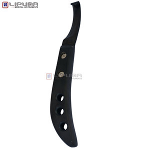 Couteau à sabots LIPUMA à lame simple, revêtement plasma noir, lame en acier inoxydable, manche en bois avec poignée perforée, pour soins vétérinaires du bétail et des sabots de cheval - Product Image 3