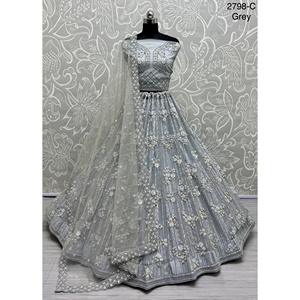 Collections de velours de vêtements de mariée indiens pour la mariée avec le travail de Zarkhan par Fabzone - Product Image 2
