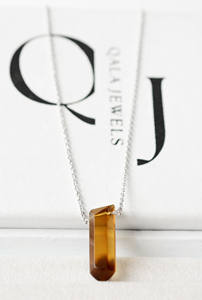 Collier pendentif obélisque géométrique hexagonal en argent sterling 925 avec quartz naturel Vino Prism Cognac - Product Image 4