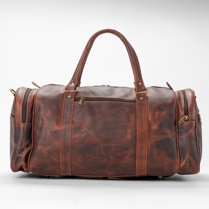 Urban Status Travelle Sac de voyage de nuit unisexe en cuir véritable Weekender Bagages avec manchon pour un voyage facile - Product Image 5