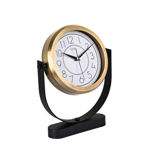 Reloj de Escritorio Circular Moderno de Latón, Movimiento de Cuarzo, Funciona con Batería, Visualización de Agujas, Acabado Dorado, Diseño Minimalista - Product Image 1