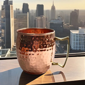 Mug à café en cuivre moderne avec motif personnalisable et boîte cadeau incluse - pour cadeaux d'affaires - Product Image 1