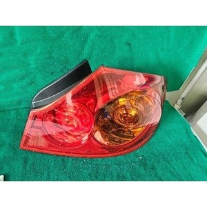 Luz Trasera Derecha Usada en Estado de Funcionamiento - Product Image 1