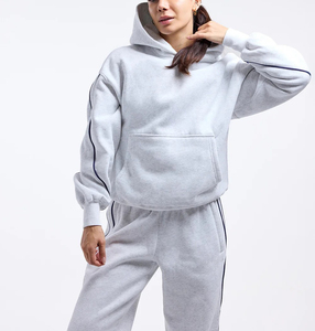 Fabricante Mayorista de Sudaderas Extra Grandes Personalizadas para Mujer, Sudadera con Hombros Caídos, Tela de Algodón Premium a Bajo Precio - Product Image 1