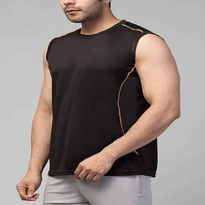 Camiseta sin mangas negra de alto rendimiento para hombre al por mayor - Chaleco de gimnasio con ribetes naranjas en contraste - Camiseta deportiva sin mangas de secado rápido para entrenamiento - Product Image 3