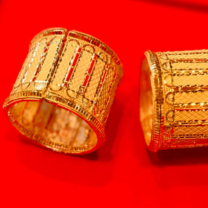 หรูหรา24K ชุบทองโลหะผสมสังกะสีเพทายกว้าง Kada กำไลแกะสลักดอกไม้การออกแบบที่ทันสมัยการมีส่วนร่วมของขวัญพรีเมี่ยมแถลงการณ์ - Product Image 1
