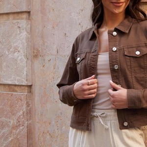 Nouvelle veste en jean personnalisée pour femme, automne, haute qualité, manches bouffantes, poche à rabat, boutonnée - Product Image 3