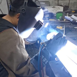 Guantes de Soldadura Resistentes al Fuego de Doble Capa con Protección para el Pulgar, Guantes de Seguridad para Soldadura con Forro de Algodón Aislante y Hilo de Kevlar - Product Image 6