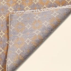 Alfombra de Lana Gruesa Tejida a Mano en Gris Dorado con Diseño de Diamantes Moderno, Ecológica y Antideslizante para Sala de Estar u Hotel - Product Image 5