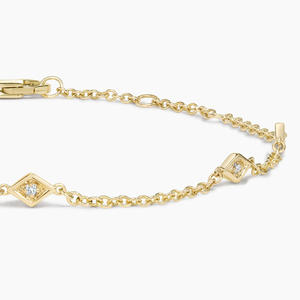 สร้อยข้อมือแบบโซ่ประดับเพชรแบบฝังขอบและแบบเชื่อมต่อ - Product Image 3