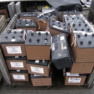 Déchets de batteries au plomb déchargées de qualité supérieure, déchets de plaques de batteries au plomb, 99 % de Pb, matériau recyclable de haute qualité - Product Image 2