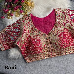 Blouse prête-à-porter entièrement cousue en soie italienne avec fusion de tricot, ornée de sequins et de broderies miroir, par le créateur Zari. - Product Image 6