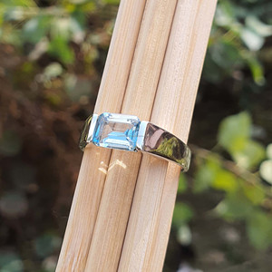 Bague en argent sterling 925 pour hommes, topaze bleue, taille émeraude, conception originale à large bande, vente en gros de bijoux en vrac, fournisseur direct - Product Image 2