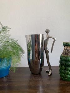 Jarra de acero con acabado plateado artístico, elegante utensilio de servir, perfecta para anfitrión en eventos especiales y para regalar, procedente de la India. - Product Image 5