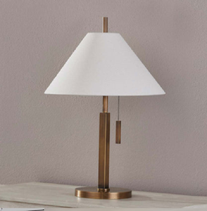 Lámpara de metal estilo farol de inspiración vintage con un pantalla de arpillera rústica. Prenda de moda disponible a precios de mayorista. - Product Image 3