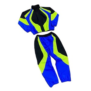 Ensemble de survêtement coupe-vent personnalisé pour homme – Veste de sport en nylon avec fermeture éclair intégrale pour le jogging - Product Image 2