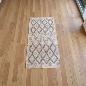 Alfombra de Yute Hecha a Mano con Diseño Abstracto |   Alfombra Ecológica Antideslizante Tejida a Mano con Fibra Natural para Decoración del Hogar - Product Image 3