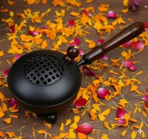 Brûleur d'encens décoratif en métal de qualité supérieure pour usage religieux avec motifs artisanaux complexes Encens indien - Product Image 4
