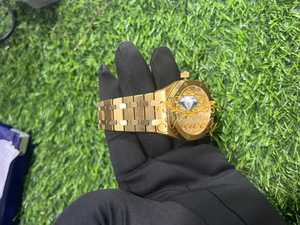 นาฬิกาควอทซ์โทนสีทอง หน้าปัดลายเพชร นาฬิกาข้อมือสไตล์หรูหรา - Product Image 4