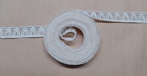 Bordure décorative en dentelle brodée en organza blanc de qualité supérieure personnalisée – Motif délicat en arche et feston pour vêtements et artisanat - Product Image 3