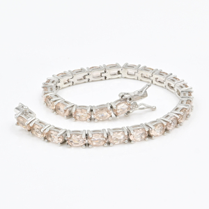 Pulsera Clásica de Plata de Ley con Morganita Color Durazno en Forma Ovalada para Unisex, Hombres y Mujeres, Certificada por IGI - Product Image 4