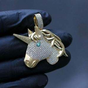 Colgante de Cabeza de Unicornio con Incrustaciones de Moissanita VVS, Joyería Hip Hop con Aspecto de Diamante, Amuleto de Lujo y Fantasía - Product Image 1