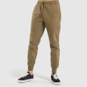 Jogging pour hommes modernes, tissu léger et respirant, coupe confortable, idéal pour les séances d'entraînement et les tenues décontractées - Product Image 1