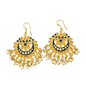 ต่างหูคลาสสิคชุบทองพร้อมเครื่องประดับสไตล์บอลลีวูด8715สีดำ - Product Image 1