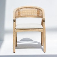Chaise de salle à manger en rotin Vandana Falcon Stellar avec assise confortable pour les maisons et les intérieurs modernes