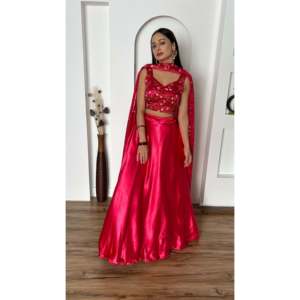 Ensemble de lehenga choli et dupatta rouge pour femme FB Designer, taille M, idéal pour les soirées - Product Image 1