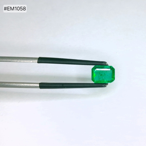 Esmeralda octogonal de Zambia natural de alta calidad, grado 3A, 1.3 CT, piedra preciosa suelta, excelente claridad, para la elaboración de colgantes, anillos y collares. - Product Image 1