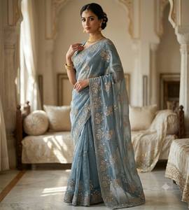 Telas SAREES: Material de satén Fandy puro con bordado de cuentas en la palu, con lentejuelas y borde con trabajo de corte. - Product Image 2
