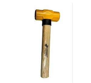 Maillet en acier au carbone à tête jaune haute visibilité avec manche en bois absorbant les chocs, peint en jaune - Product Image 2
