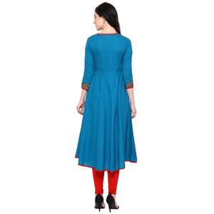 ชุดคุर्ตาสไตล์อังกรากาผ้าฝ้ายสีเขียวอมฟ้าสำหรับผู้หญิง ตกแต่งด้วยผ้าปะติดปะต่อ คอวี แขนสามส่วน ออกแบบมาเพื่อการสวมใส่ลำลองสไตล์ชาติพันธุ์ทั่วโลก - Product Image 4