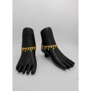 Tobilleras de cadena chapadas en oro de diseñador para mujer, joyería de pie, joyería de moda, joyería personalizada clásica para mujer - Product Image 6