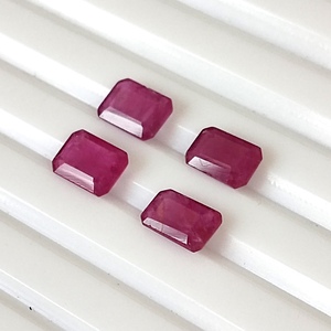 พลอยทับทิมธรรมชาติสีชมพูแดงจากโมซัมบิก ขนาด 6x4 มม. รูปทรงเหลี่ยมมรกต ไม่ผ่านการอบความร้อน น้ำหนัก 2.40 กะรัต จำนวน 4 เม็ด สำหรับทำเครื่องประดับ - Product Image 4