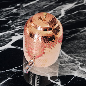 Vaisselle artisanale en cuivre, gourde écologique en cuivre, bouteille d'eau en cuivre, bouteille en cuivre à finition martelée, bouteille en cuivre oxydé - Product Image 4