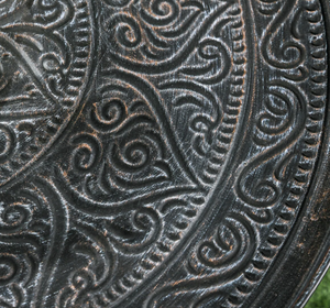 Mesa de centro martillada de lujo para estilos interiores de casas boutique Mesa auxiliar de madera de diseño hecho a mano Fabricada en India - Product Image 3