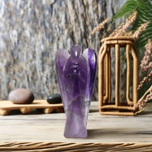 Estatuilla de Ángel curativo Feng Shui amatista de 3 pulgadas hecha a mano hábilmente en la India para una decoración elegante del hogar y la Oficina. - Product Image 1