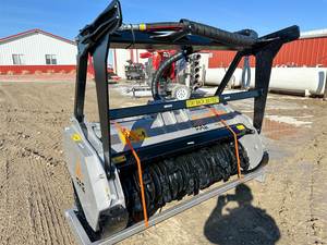 Broyeur forestier hydraulique haute performance FAE UML/SSL pour chargeuses compactes, idéal pour la foresterie et le contrôle de la végétation - Product Image 2