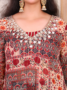 ชุดเดรสยาวลายดอกไม้ผ้าโพลีจอร์เจตต์สำหรับผู้หญิง ยี่ห้อ DEEBACO พร้อมเสื้อครอปท็อปแบบคุर्ติและชุดกางเกงชาราร่า สำหรับผู้หญิง แฟชั่นจั๊มสูทยาว - Product Image 2