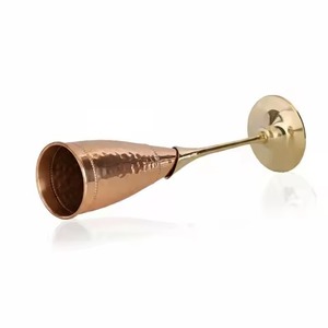 Gobelet à vin moderne en métal doré, en acier inoxydable, réutilisable, élégant, pour fêtes, bars et mariages - Product Image 1