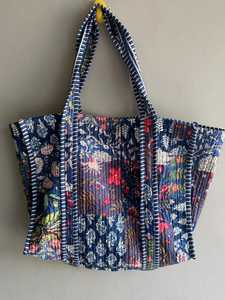 Bolso tote de algodón acolchado con estampado floral, bolso de hombro tipo patchwork, bolso vintage para compras y viajes, regalo para ella - Product Image 1