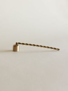 Éteignoir à bougie en métal à long manche, outil sûr pour éteindre les bougies en pot, idéal pour les spas et salles de méditation - Product Image 4